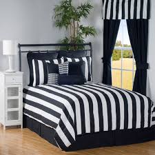 Black And White Striped Bed Skirt Queen Pin De Katherine Blount En Nautica Paletas De Colores Para Dormitorio Cortinas Rayadas Paredes Rayadas