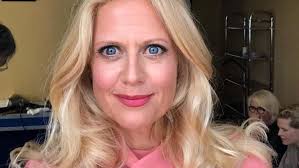 Barbara schöneberger ist die tochter des soloklarinettisten hans schöneberger und der hausfrau annemarie schöneberger. Barbara Schoneberger Neues Liebes Gluck Intouch