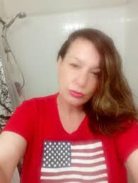 Elizabeth Bremer's Instagram, Twitter & Facebook