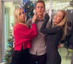 Korda is the daughter of retired professional tennis players petr korda(father) and regina rajchrtová(mother). Sebastian Korda S Bio Father Mother Sisters Coach And Girlfriend Tennis Tonic News Predictions H2h Live Scores Stats