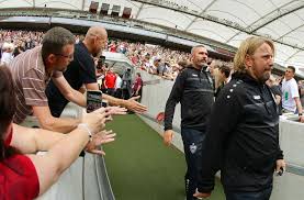 With eva maria bauer, tim bergmann, walter buschhoff, hannes kaetner. Stadionausbau Mercedes Benz Arena Stuttgart Arena 24 Steht Auf Wackligen Fussen Stuttgart Stuttgarter Zeitung