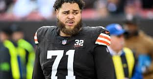 Would the Browns turn to a familiar OT in free agency?