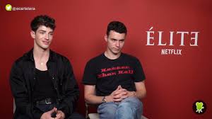 Arón piper está provocando furor en redes sociales a raíz de su estadía en chile. Manu Rios And Aron Piper Interview With Ecartelera Youtube