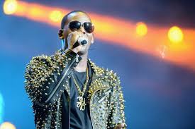 2013 ' chicago music awards ' pop superstar of the entire year. R Kelly Net Worth And How He Makes His Money