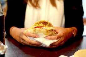 Falafel Kennen Und Lieben Wir Aber Die Sudanesische Variante Im Sahara Imbiss Ist Einen Ausflug Allemal Wert Imbiss Lebensmittel Essen Essen