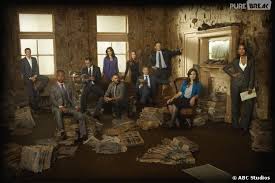Noté parmi les meilleurs épisodes de la saison 3, ce dernier captive via une réalisation originale et un jeu d'acteurs à très haut niveau. Scandal Saison 3 Episode 14 Et Le Nouveau Mort Est Purebreak