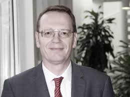 Personen und Stellungnahmen