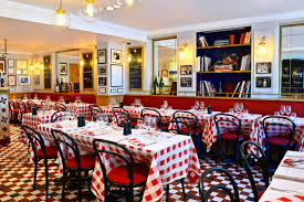 A Quelques Metres Du Restaurant Etoile Reservez Dans Cette Brasserie Parisienne Typique Et Decouvrez Entre Brasserie Parisienne Restaurants Etoiles Restaurant