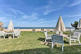 There are plenty of websites that allow users to get apartment in the desired location under their the average rent for a 1 bedroom apartment in virginia beach, va is $1700.0000. Virginia Beach Studio With Balcony And Pool View Virginia Beach Updated 2021 Prices