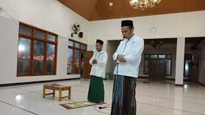 Urutan surat pendek yang dibaca dalam shalat tarawih di bulan ramadhan. Bacaan Surat Shalat Tarawih Malam Ke 16 Sampai Malam Terakhir Ramadhan Lengkap Urutan Suratnya Tribunnews Bogor