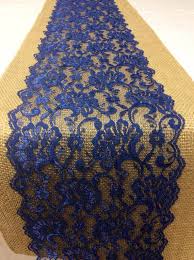 12 20 Pieds Toile De Jute Runner Dentelle Par Lovelylacedesigns Burlap Lace Table Runner Table Runners Wedding Lace Table Runners