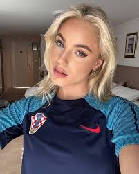 How y'all my fans are going to watch me play the game tomorrow