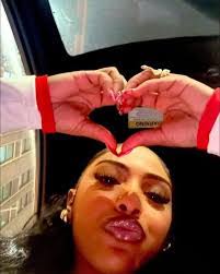 Lori Pearce's Instagram, Twitter & Facebook