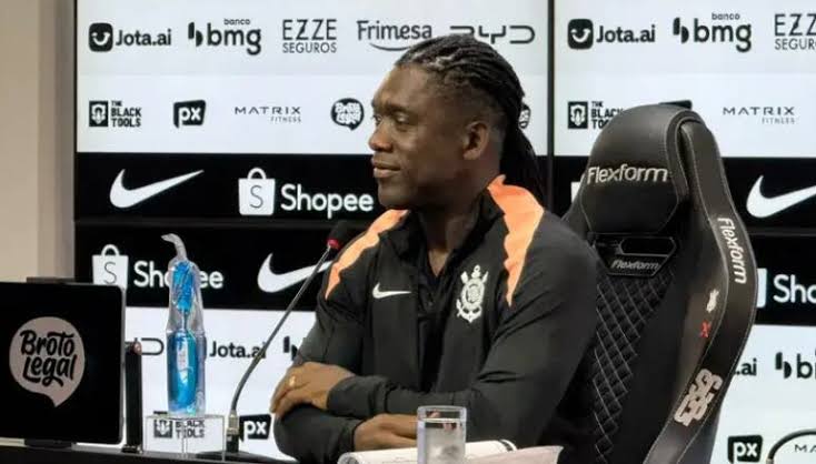 Seedorf nega influ&ecirc;ncia de Memphis e exalta Corinthians: 'Le&atilde;o ferido &eacute; perigoso' &ndash; R7 Esportes