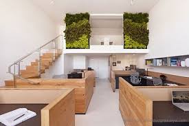 Arus jaya group yang terletak di jln.beruang no.92 makassar ini kami desain dengan mencoba keluar dari kebiasaan capaian desain concrete building yang. Desain Kantor Minimalis Nyaman