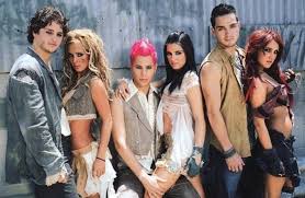 Diego y roberta empieazan a discutir, se caen y se besan. Ni Dulce Maria Ni Anahi Maite Perroni Revelo Con Que Ex Companeros De Rbd Mantiene Una Amistad Infobae