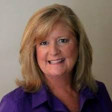 Lynne Lowe's Instagram, Twitter & Facebook