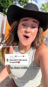 Selena Starr's Instagram, Twitter & Facebook