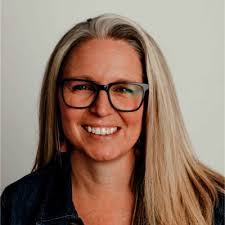 Laura Suttles's Instagram, Twitter & Facebook