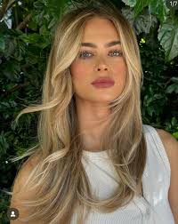 Amy Melville (amyjmelville)