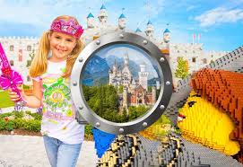 Jeden ze šesti legoland parků na světě (další parky se nachází v. Legoland A Pohadkovy Zamek Neuschwanstein Nemecko Nemecko 25 09 21 Snidane Assist Cestovni Agentura Teplice