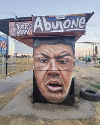 Murales de Naya Fácil y René Puente sorprendieron a los vecinos en Curicó y  generaron polémica en redes sociales — RadioActiva 92.5