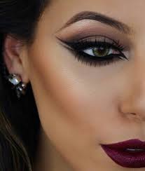Kedi Gozu Makyajinin Cekiciligi Bir Baska Makeup Inspiration Beautiful Makeup Hair Makeup