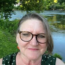 Ever wonder why the ᎠᏫ (deer) has antlers? 🦌✨ Listen as Candice Byrd-Boney  shares the story, featuring art by Cherokee National Treasure Roy Boney.