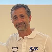 Voleybol antrenörleri Amerika Birleşik Devletleri ülkesinden