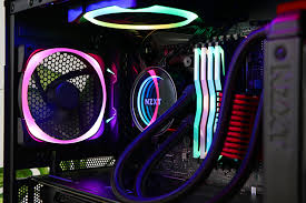Both side panels are secured with metal thumbscrews. En Nzxt H500i Review Techtesters