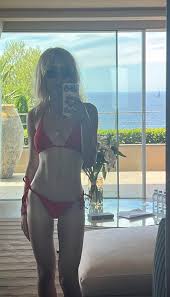 Kiernan Shipka Deepfake Image Collection - Stunning Visuals