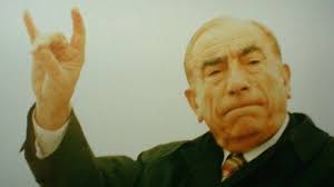 1977 seçimlerinin eşiğinde, başta milliyetçi, mukaddesatçı türk gençliği bulunmak üzere, alparslan türkeş ve partisinin hüviyeti bu satırların ifade ettiği derin mânalardan ibarettir. Alparslan Turkes Kimdir Genclik Haber Sitesi On5yirmi5 Com