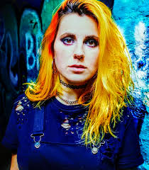 AVIVA's Outsider Fans