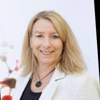 Ellen Lockett's Instagram, Twitter & Facebook