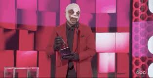 He performs mini facelifts to address drooping of the soft tissues and loosening of the skin in the face and the neck. New Year New Face The Weeknd Has Finally Taken The Bandages Off And Everyone Is Shocked
