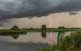 Between 11am and 10pm on friday, a met office yellow thunderstorm warning is active for places in the east midlands, east of england and. Dmy5fsimuzy3ym