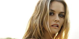 As mentioned previously, alicia silverstone's net worth is estimated at $20 million as of 2020. Alicia Silverstone Net Worth 2020 Wiki Married Family Wedding Salary Siblings