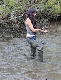 Levi's® jeans are an american icon, and have been since we invented them in 1873. Wet In Mud Overalls Levis Jeans Ti Amo Gawd Those Skin Tight Leather Pants I Could Just Amazon S Choice For Levis Overalls Alleruiiz