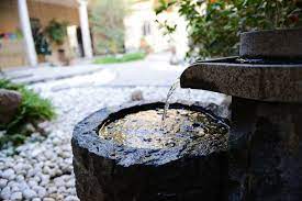 Learn how to build your own simple water feature with our garden specialist, tanya visser.view products and shop online with builders. 12 Relaxing Water Feature Ideas For Small Gardens Mymove