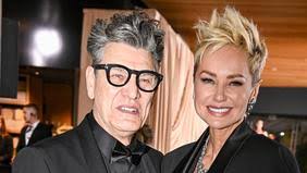 Arielle Dombasle : son luxueux appartement “à deux pas de l'Élysée” où elle  vit avec Bernard-Henri Lévy