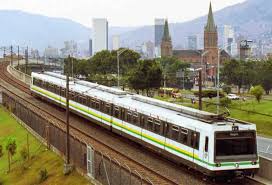 Metro de medellín ) jest szybki tranzyt system, który przecina obszaru metropolitalnego medellín z północy na południe i od środka do zachodu. Susto En El Metro De Medellin Por Maleta Olvidada Por Un Pasajero Rcn Radio