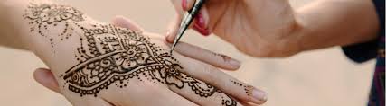 Black and grey specialist based in north london. Henna Art The Risks Of Black Henna On The Beach