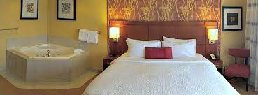 Ocean city hotels by harrison group specializes in oceanfront & boardwalk hotels in ocean city maryland. Maryland Hot Tub Suites Hotel Rooms With Whirlpool Tubs For 2021