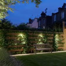 Gartenbeleuchtung 23 Ideen Und Impulse Fur Ein Romantisches Ambiente Landscape Lighting Landscape Lighting Design Kew Gardens
