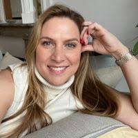 Jennifer Rouse's Instagram, Twitter & Facebook