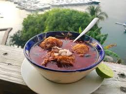 Ingredientes 1 Kg Huesos De Puerco 1 2 Kg Codillo De Puerco 1 2 Cebolla Grande 3 Dientes De Ajo 5 Hojas Pe Receta De Miga Recetas De Comida Comida Deliciosa