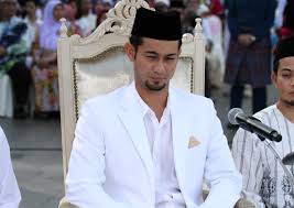 Azmi baharudin is a orthopaedic based in cheras, kuala lumpur. Farid Kamil Diana Danielle Sah Bergelar Suami Isteri