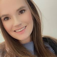 Amy Naranjo's Instagram, Twitter & Facebook