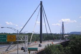 Toujours avoir de la bonne musique pas trop loin et prendre un bon respire! Le Pont Pierre Laporte Un Exploit Du Genie Quebecois Portail Constructo