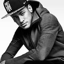 Be warm. Be bold. Aquecimento. Ousadia. nike.com/techpack @nikesportswear…  | Neymar, Neymar jr, Nike women